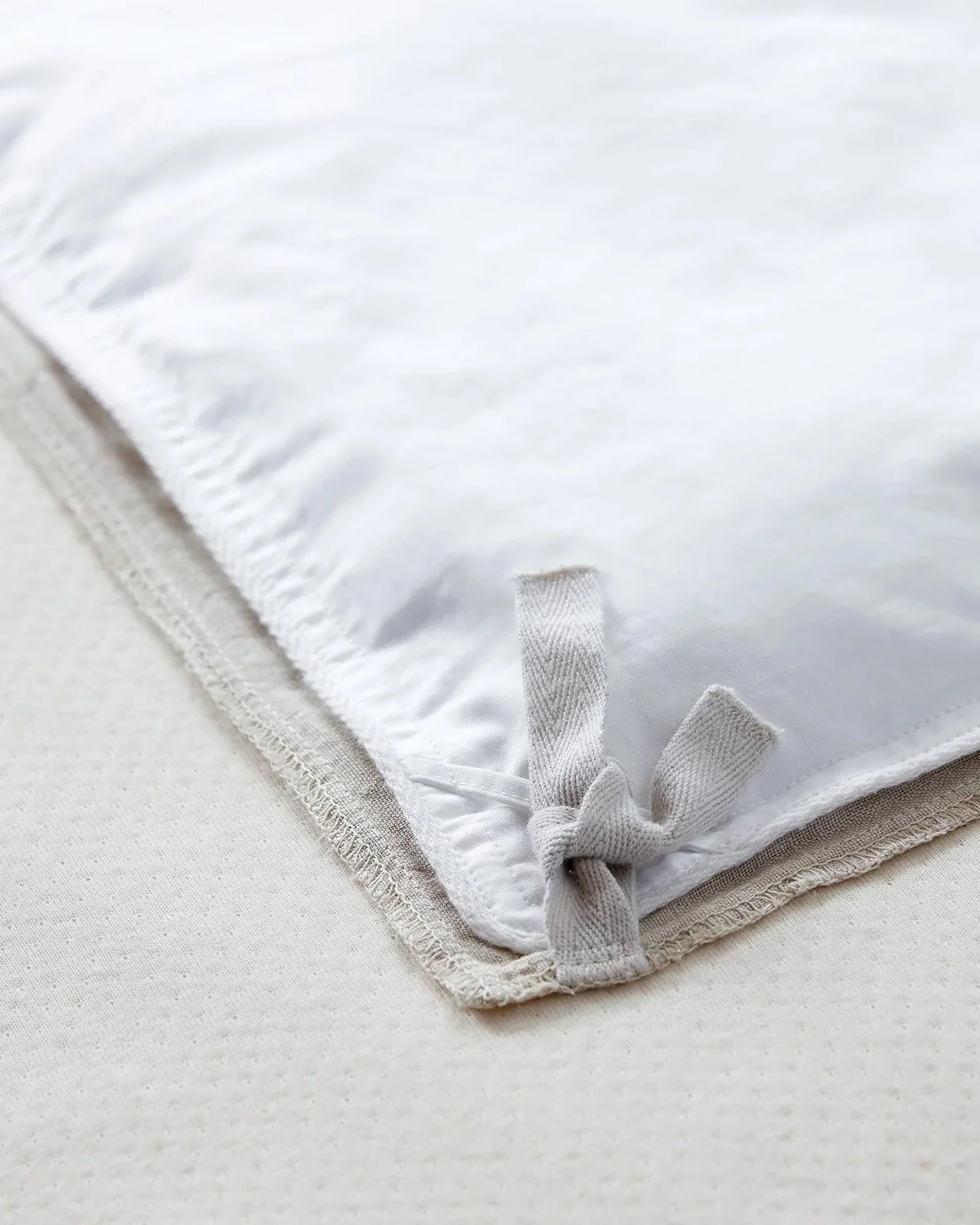 Down Alternative Duvet Insert - Image 5