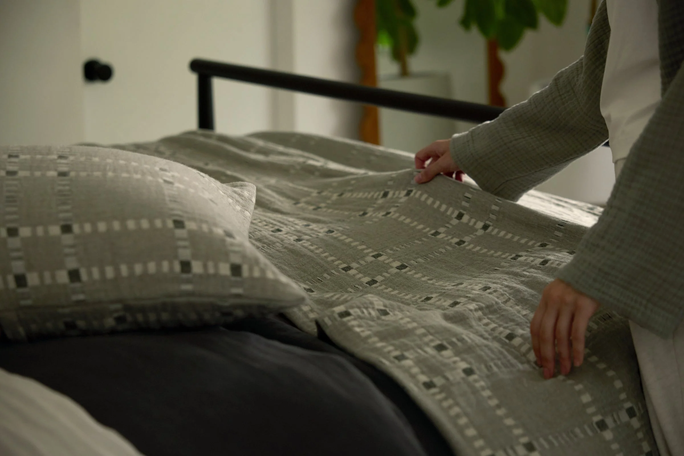 Grid Cotton Wool Coverlet - FINAL SALE (Moss) - Image 4