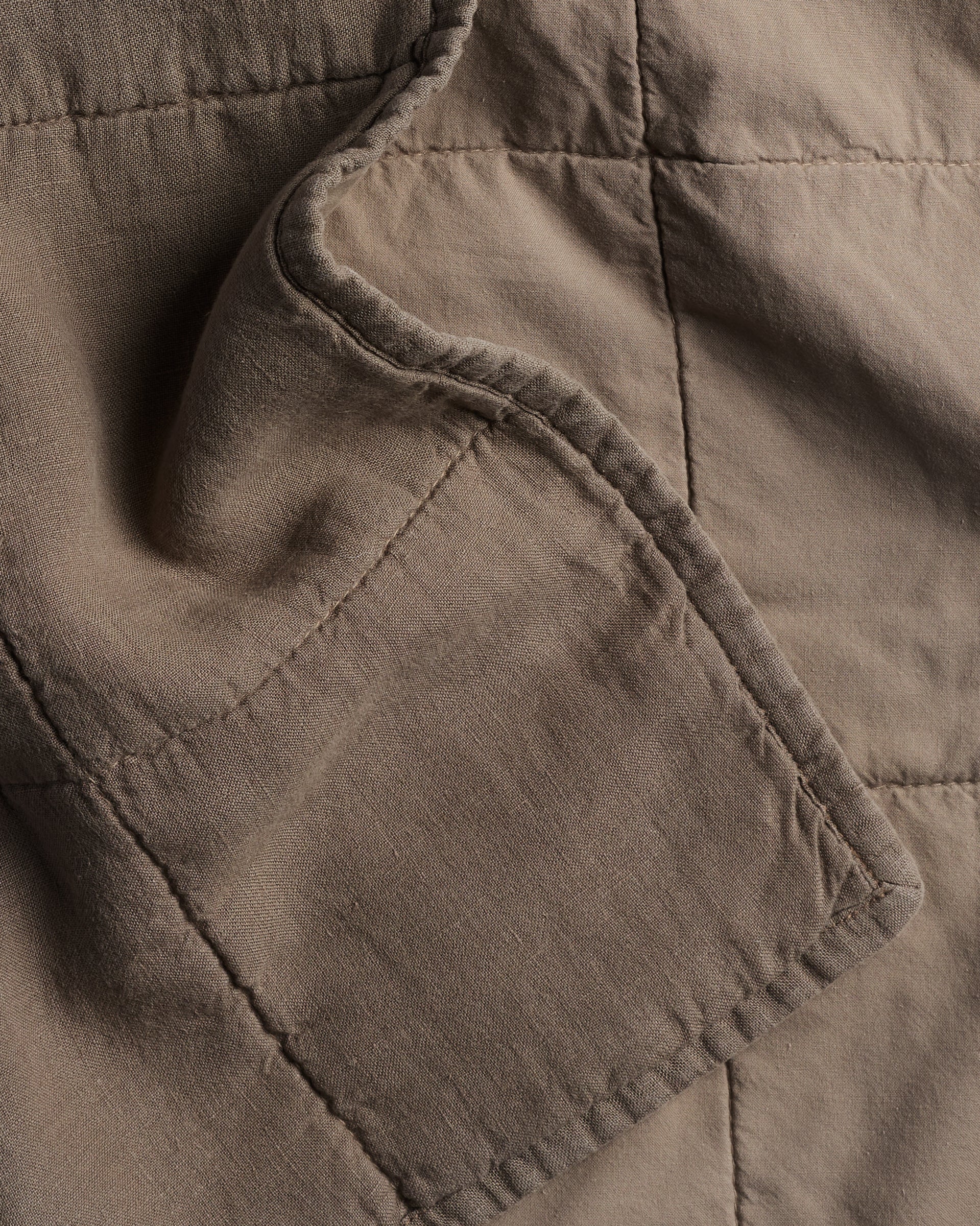 Linen Box Quilt (Warm Grey) - Image 3