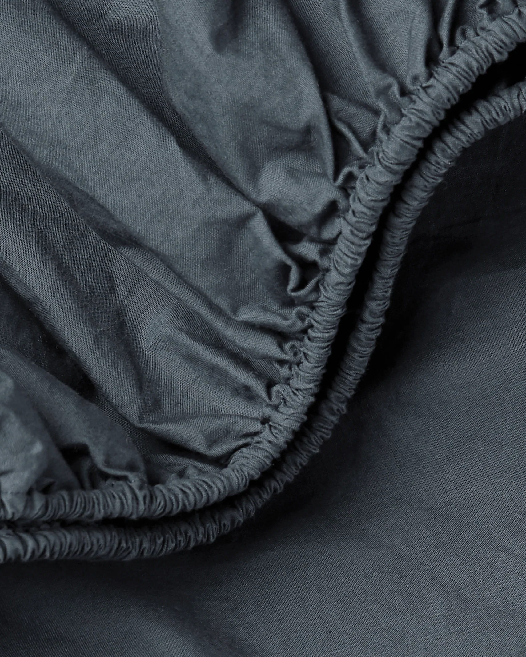 Percale Fitted Sheet (Dusk) - Image 3