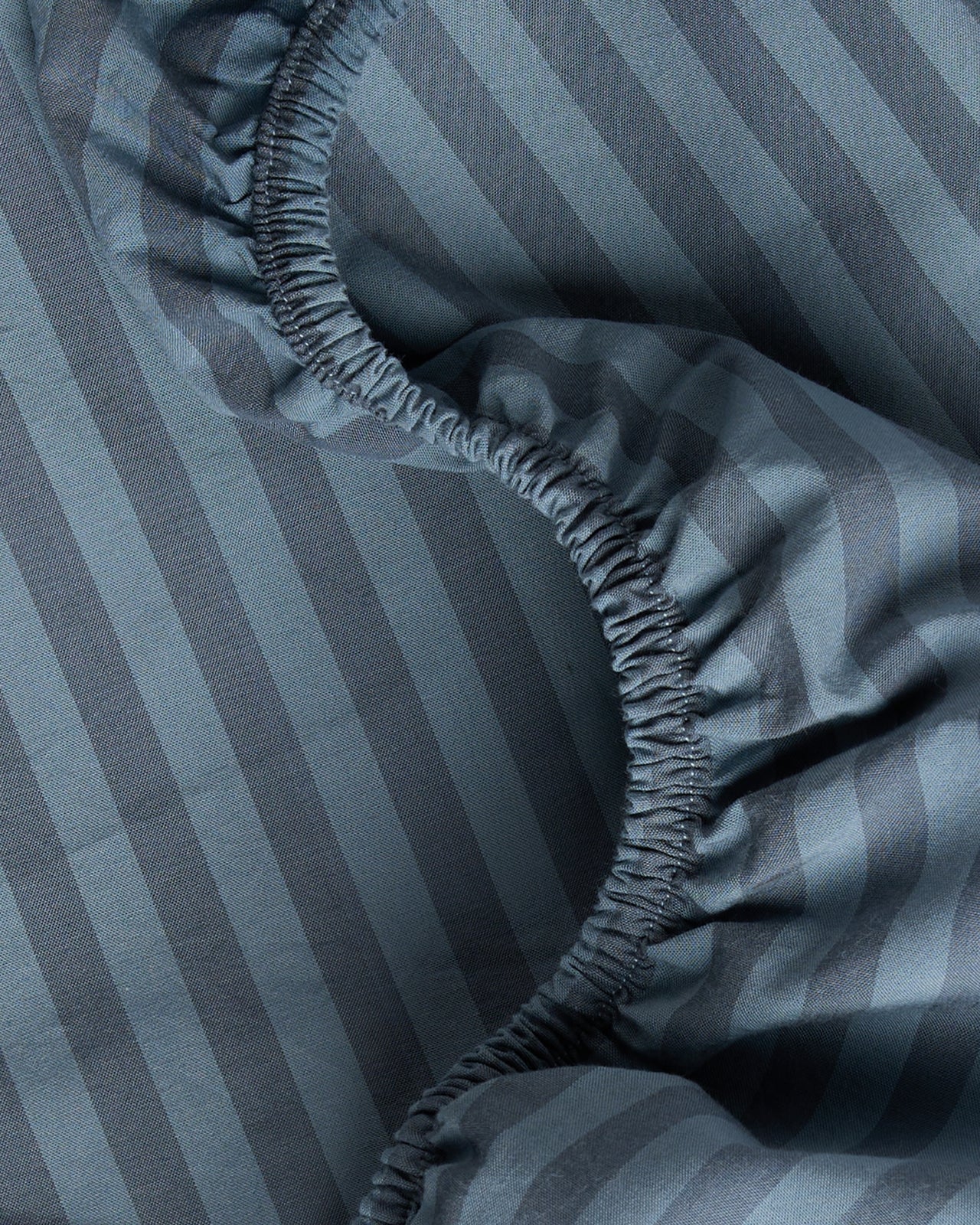 Percale Fitted Sheet (Dusk Stripe) - Image 3