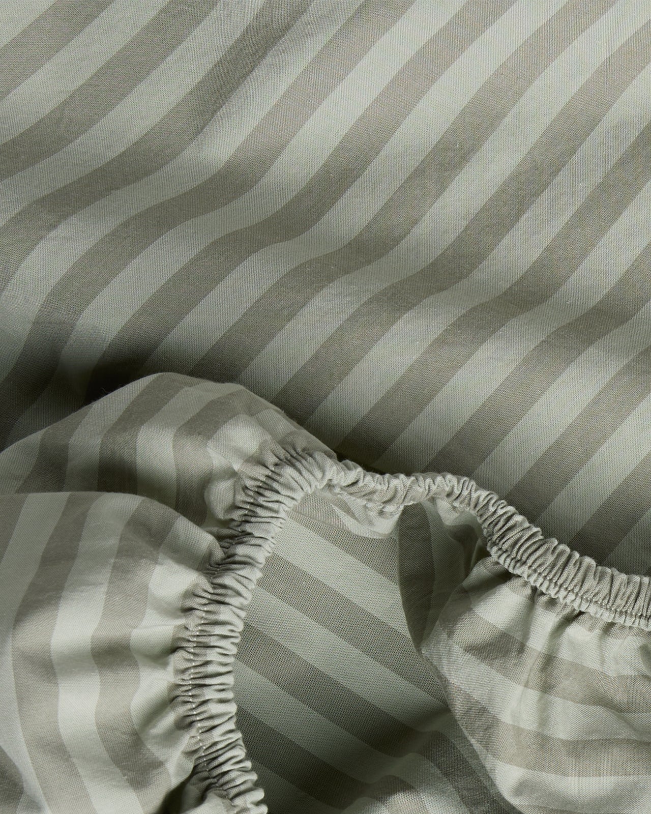 Percale Fitted Sheet (Moss Stripe) - Image 3