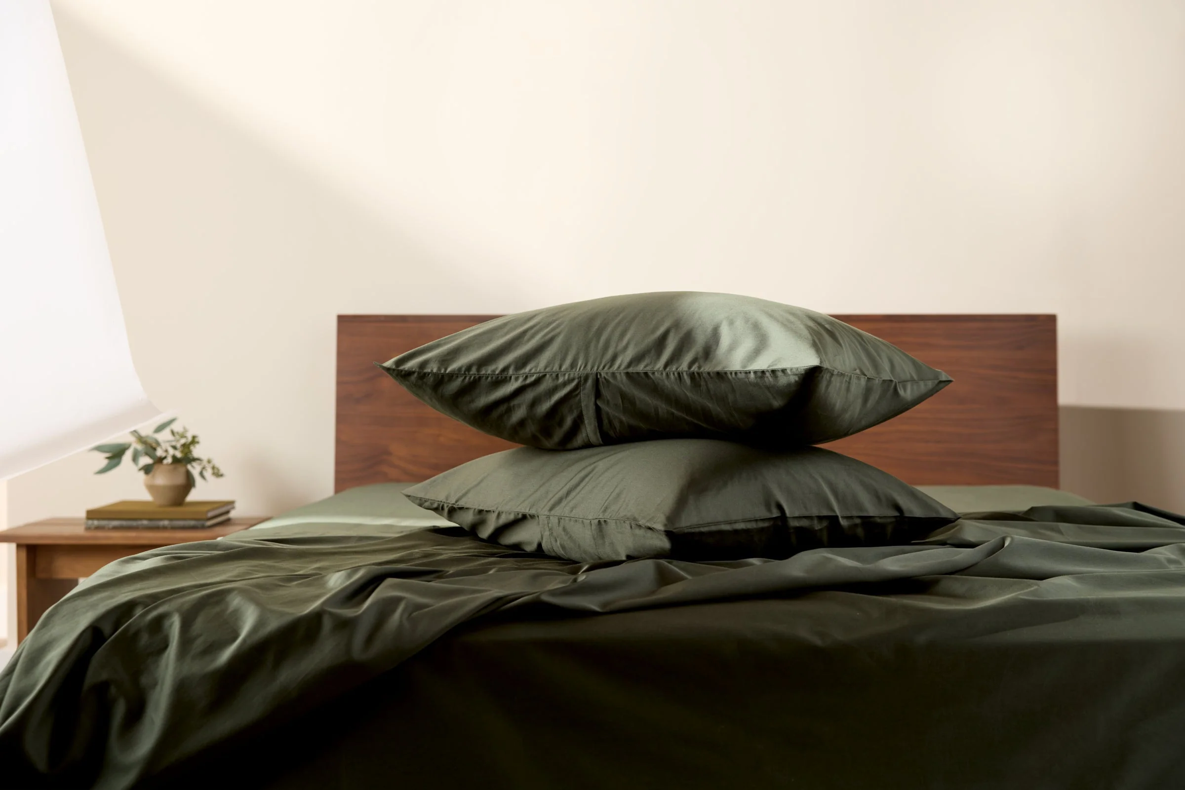 Sateen Fitted Sheet (Evergreen) - Image 2